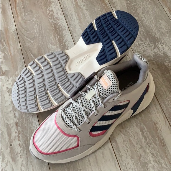 NWT Adidas valasion - Picture 10 of 10